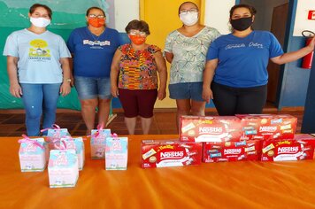 Prefeitura realiza entrega de bombons aos alunos da Rede Municipal