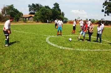 Prefeito inaugura campo em Santo Antônio do Palmital