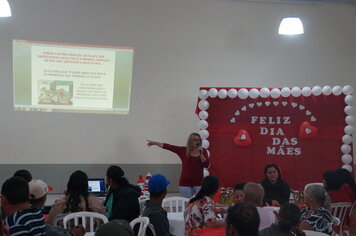 CRAS homenageia mães do Bolsa Família e Família Paranaense