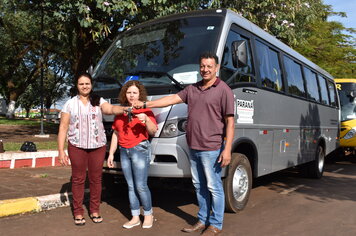 Assistência Social de Rio Bom recebe ônibus zero