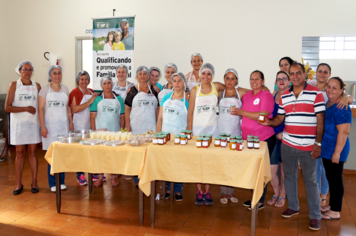 SENAR ministra curso de doces em Rio Bom