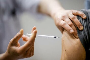 Covid-19: Vacinação para pessoas com 20 anos ou mais começa nesta segunda-feira, 23