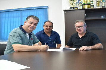 Prefeitura de Rio Bom viabiliza instalação de Indústria de confecções