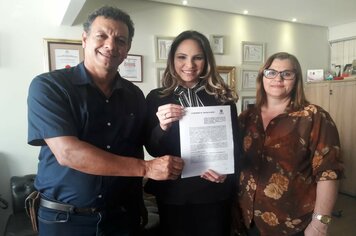 Prefeito garante recursos em Curitiba