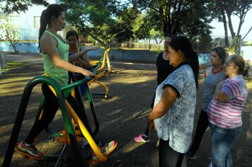 Comunidade aprende a manusear corretamente instrumentos de academia