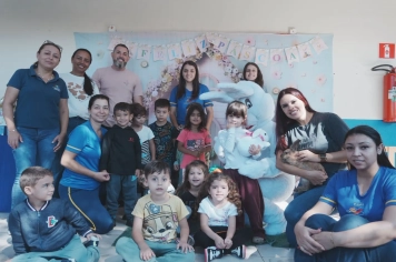 Prefeitura de Rio Bom realiza entrega de bombons em celebração à Páscoa para alunos da rede municipal