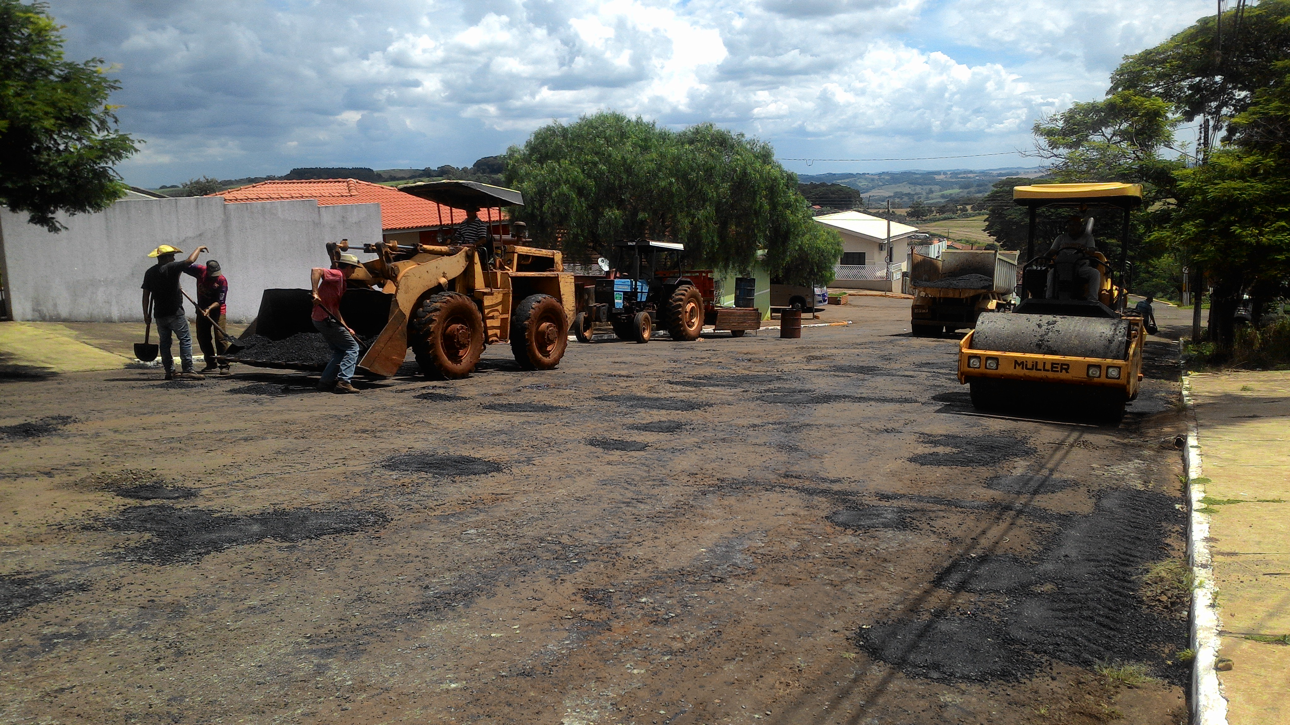 Prefeitura realiza operação tapa buracos