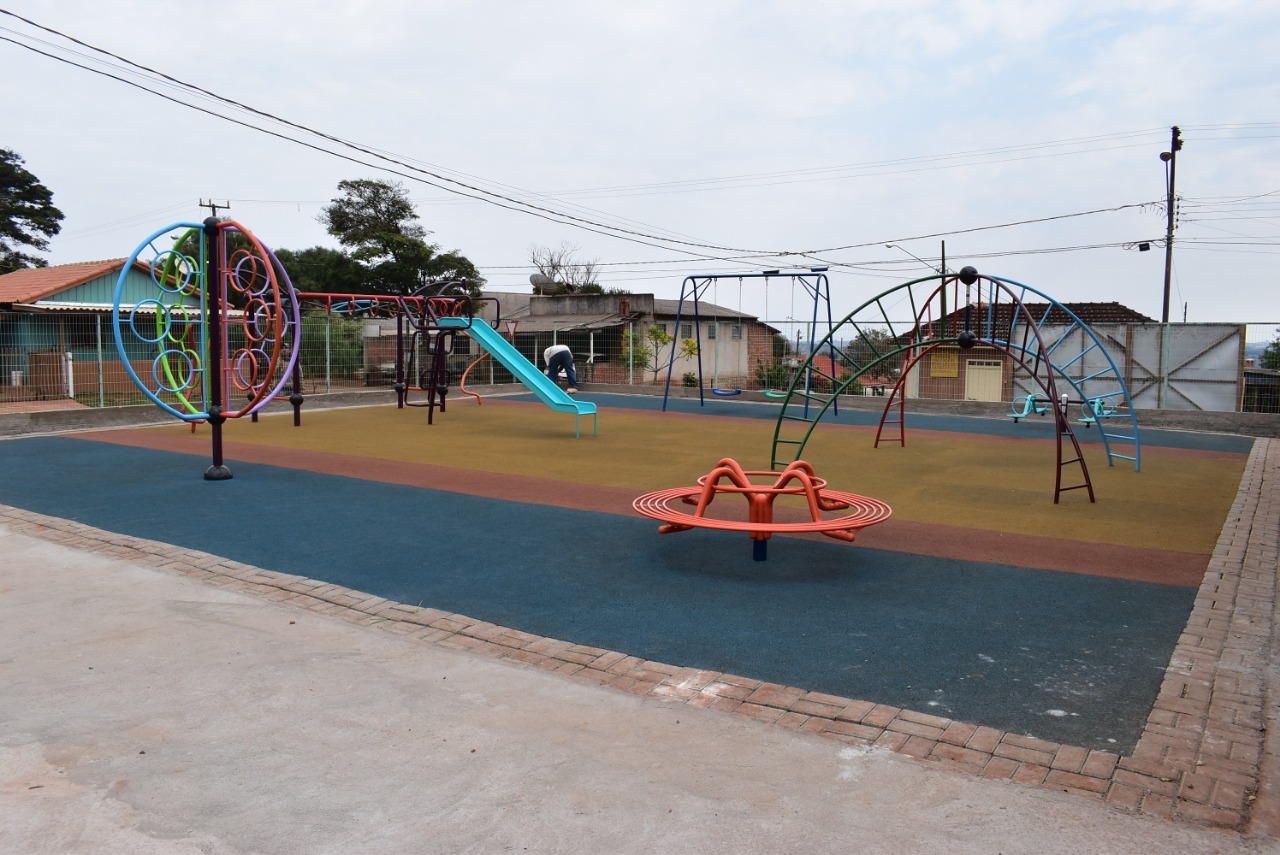 Obra do parquinho infantil no Santo Antônio está quase pronta