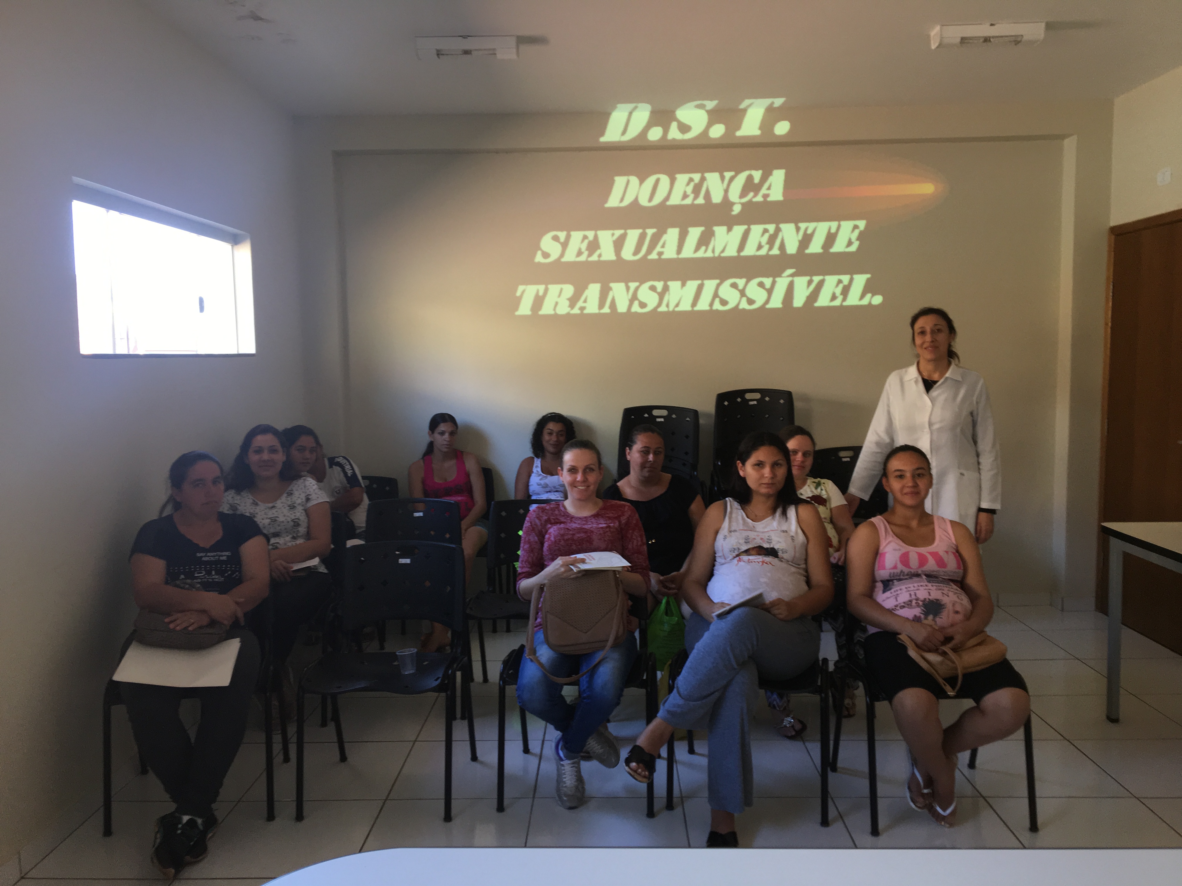 Grupo de gestantes discute infecções sexualmente transmissíveis