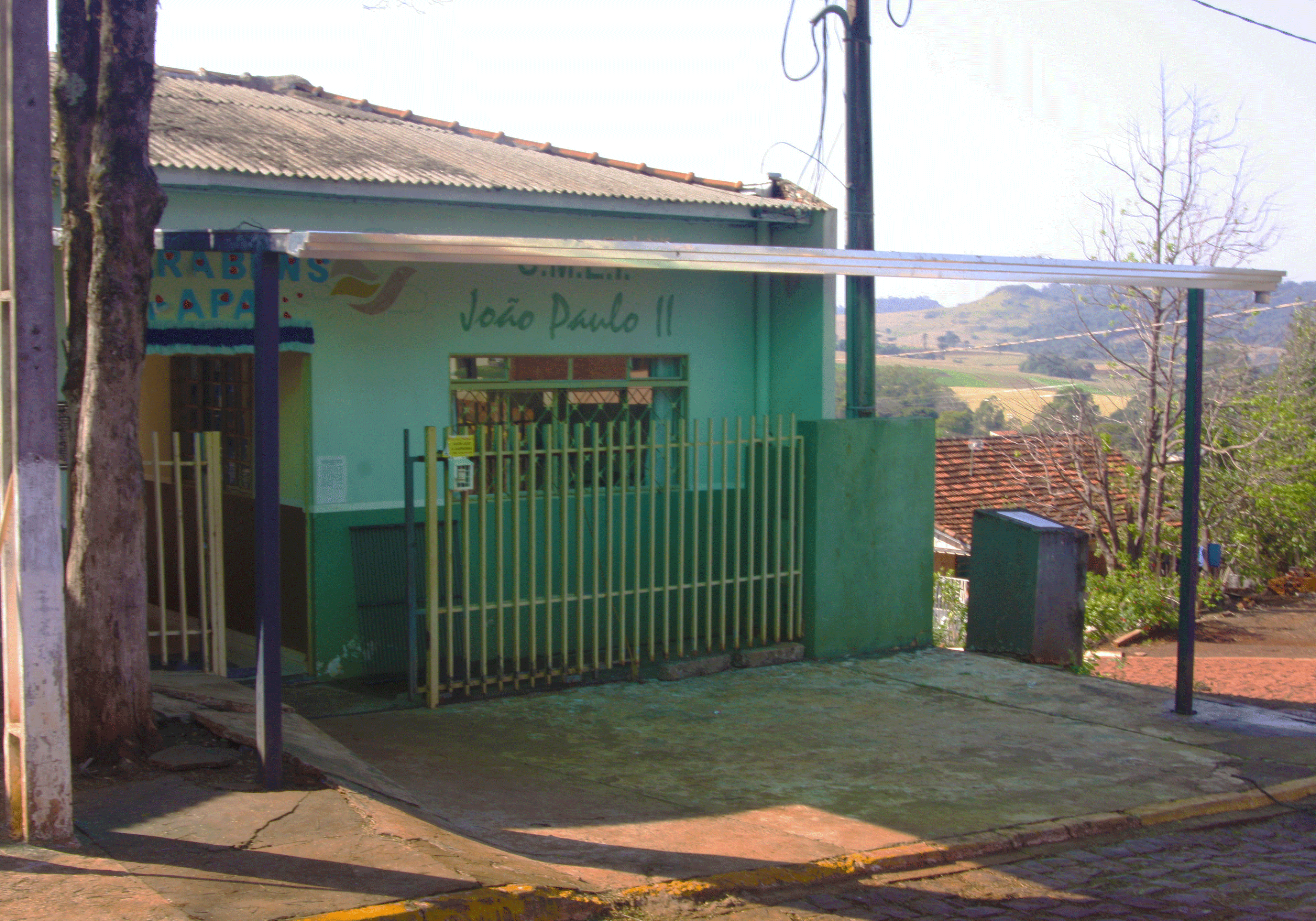 Prefeitura constrói cobertura no CMEI João Paulo II