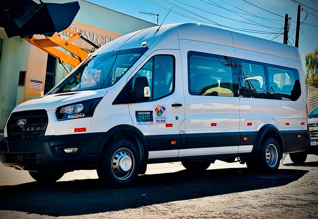 Rio Bom conquista primeira van para uso da administração municipal