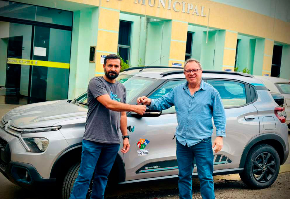 Prefeitura de Rio Bom recebe novo veículo e anuncia investimentos na Cultura e no Esporte