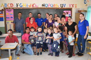 Autarquia de Educação distribui kit escolar a todos os alunos