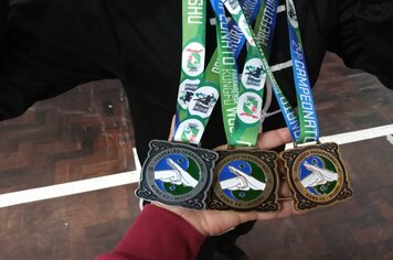 Aos 12 anos, atleta raiz de Rio Bom é campeã paranaense de Kung Fu Wushu